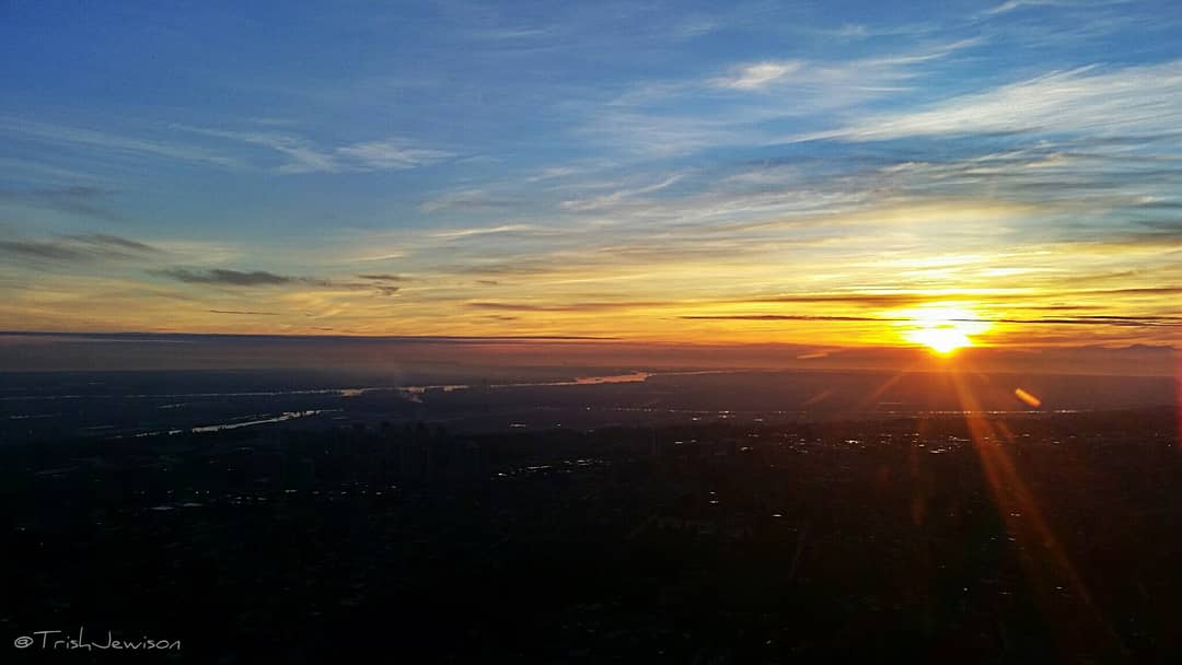 TrishJewison's tweet photo. Sunsets! 🌅 🌇 🌄 #Vancouver #sunset #YVR #westcoast #aerialphotography @GlobalBC @AM730Traffic @MyVancouver @1K_things @VIAwesome @nowyvr  #DeltaBC https://t.co/W38xYManch