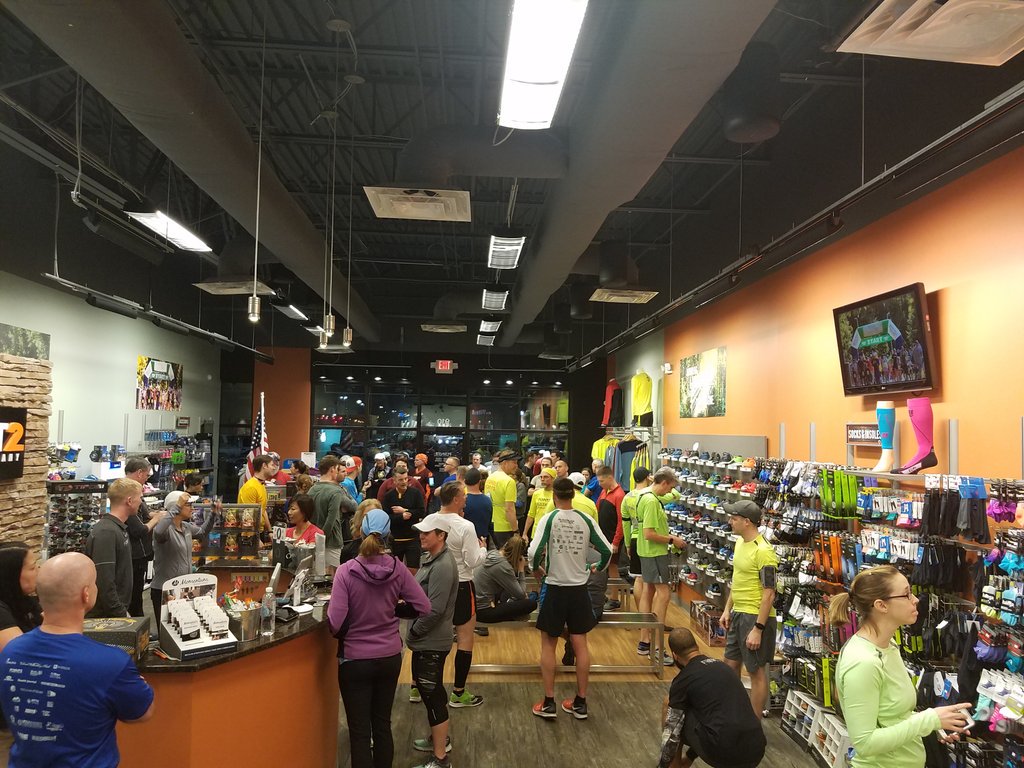 rcwbxc13's tweet photo. The beautiful weather brought out 70+ for the @runpoint2 group brew run! #runpoint2 #pt2life #grouprun #FallTempsInJanuary https://t.co/KzcqqxUshc