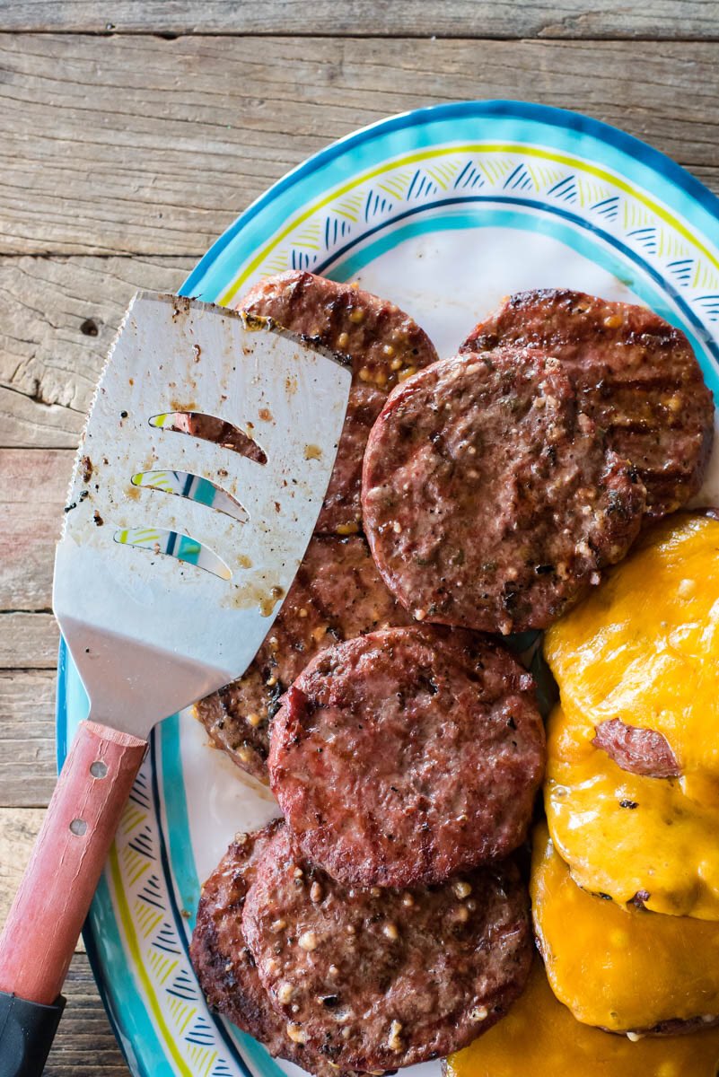 Having a Super Bowl party and want to impress your guests? Our Hoosier Bowl grill pack will do just that! Just like picking your favorite team, you can pick your favorite flavor of burger.  HoosierSteaks.com #OurFarmYourGrill 🏈🍔🍺