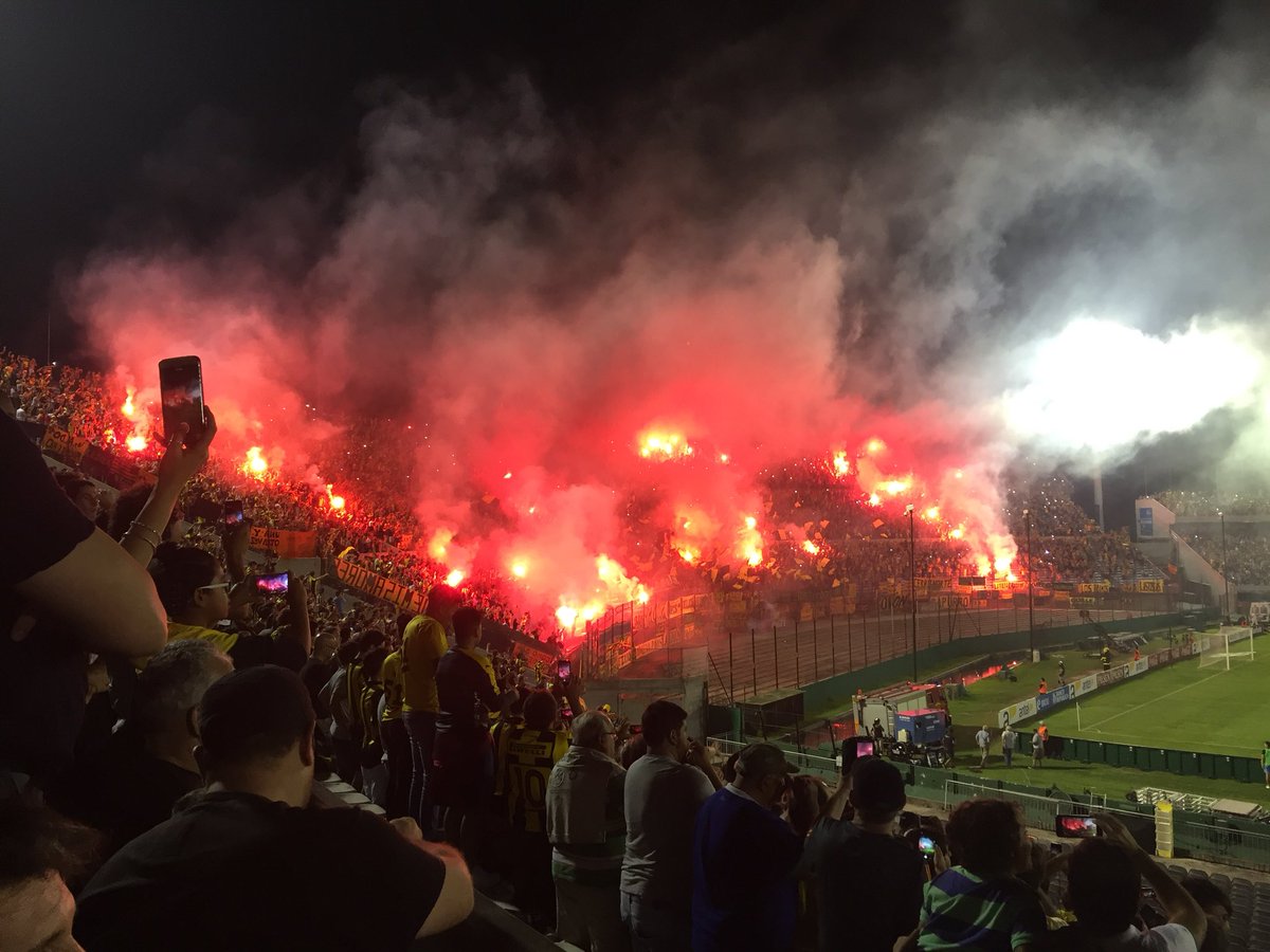 Noche en dos colores! Gran victoria para seguir preparándonos para lo que viene!
Vamos carbonero querido!!