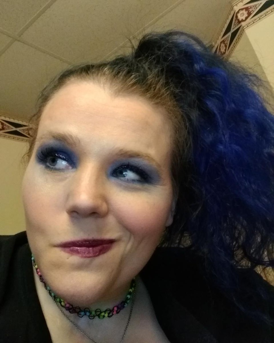 dannithegreat88's tweet photo. Wear makeup because you enjoy it. Because you want to express your creativity. Don't wear it to hide yourself or try to be what you think normal looks like.
#makeup #makeupselfie #makeupselfies #motd #fotd #vegan #veganbeauty #veganmakeup #purple #blue https://t.co/8lv4iC4ITg