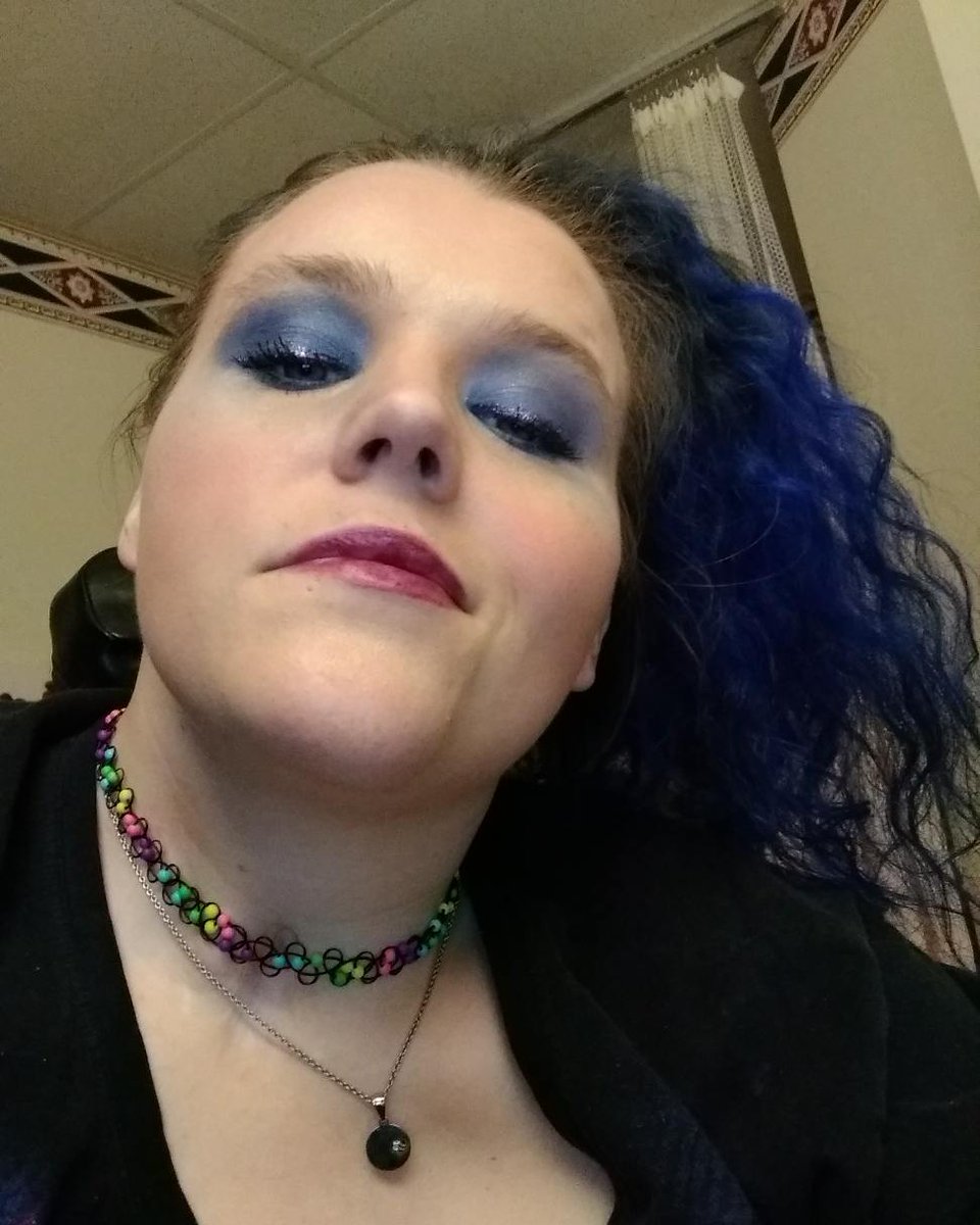 dannithegreat88's tweet photo. Wear makeup because you enjoy it. Because you want to express your creativity. Don't wear it to hide yourself or try to be what you think normal looks like.
#makeup #makeupselfie #makeupselfies #motd #fotd #vegan #veganbeauty #veganmakeup #purple #blue https://t.co/8lv4iC4ITg