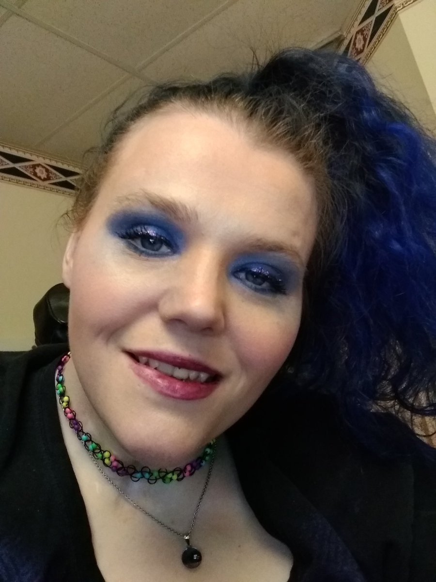 dannithegreat88's tweet photo. Wear makeup because you enjoy it. Because you want to express your creativity. Don't wear it to hide yourself or try to be what you think normal looks like.
#makeup #makeupselfie #makeupselfies #motd #fotd #vegan #veganbeauty #veganmakeup #purple #blue https://t.co/8lv4iC4ITg