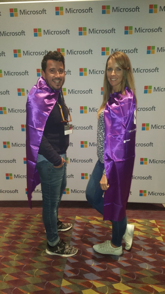 DanyBrotons's tweet photo. No pudo ser en España pero aquí en Orlando sí, sabía que algún día conseguiría mi capa 😂😂 #MIEExpert #MicrosoftEdu @MicrosoftEDU @MSEducacion @Angy_hp https://t.co/xm3q2lvDRB
