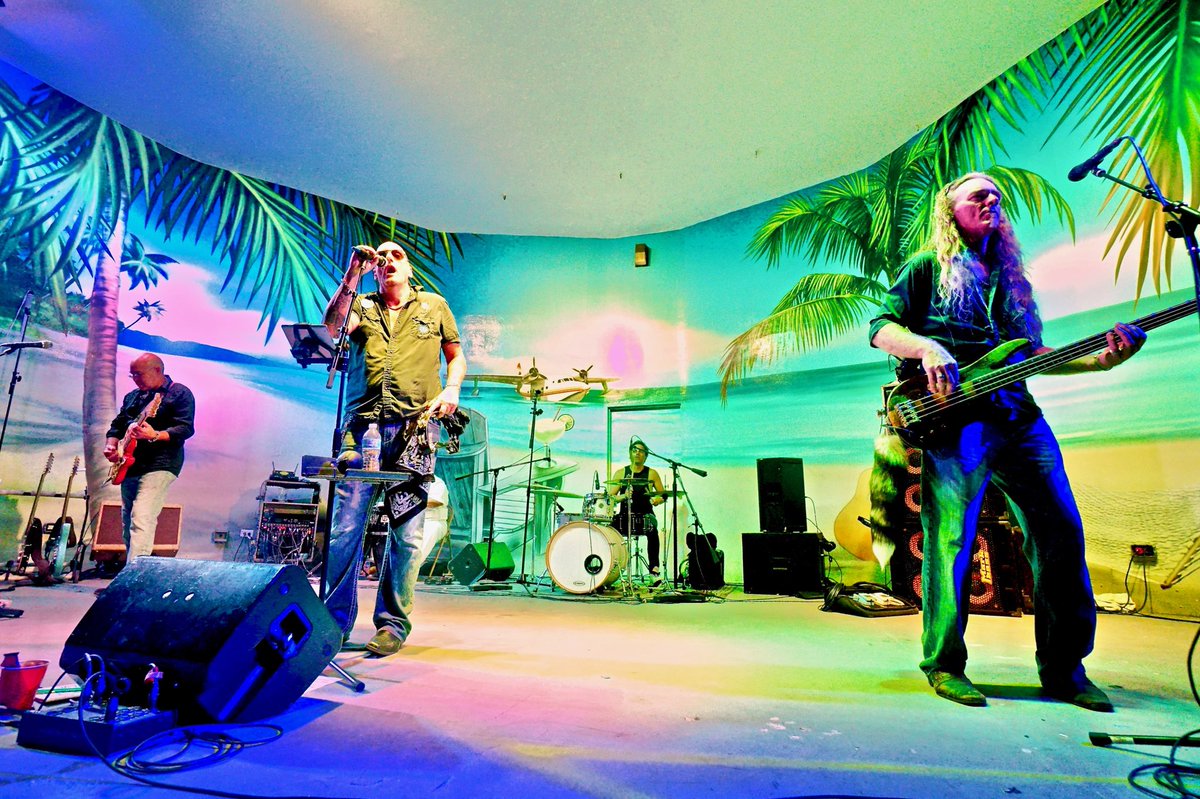 RnR_healthguy's tweet photo. #The Briny Pub this Friday Night ! #Riverdown ! 9:30-1:30 https://t.co/yyDuNUVLXt