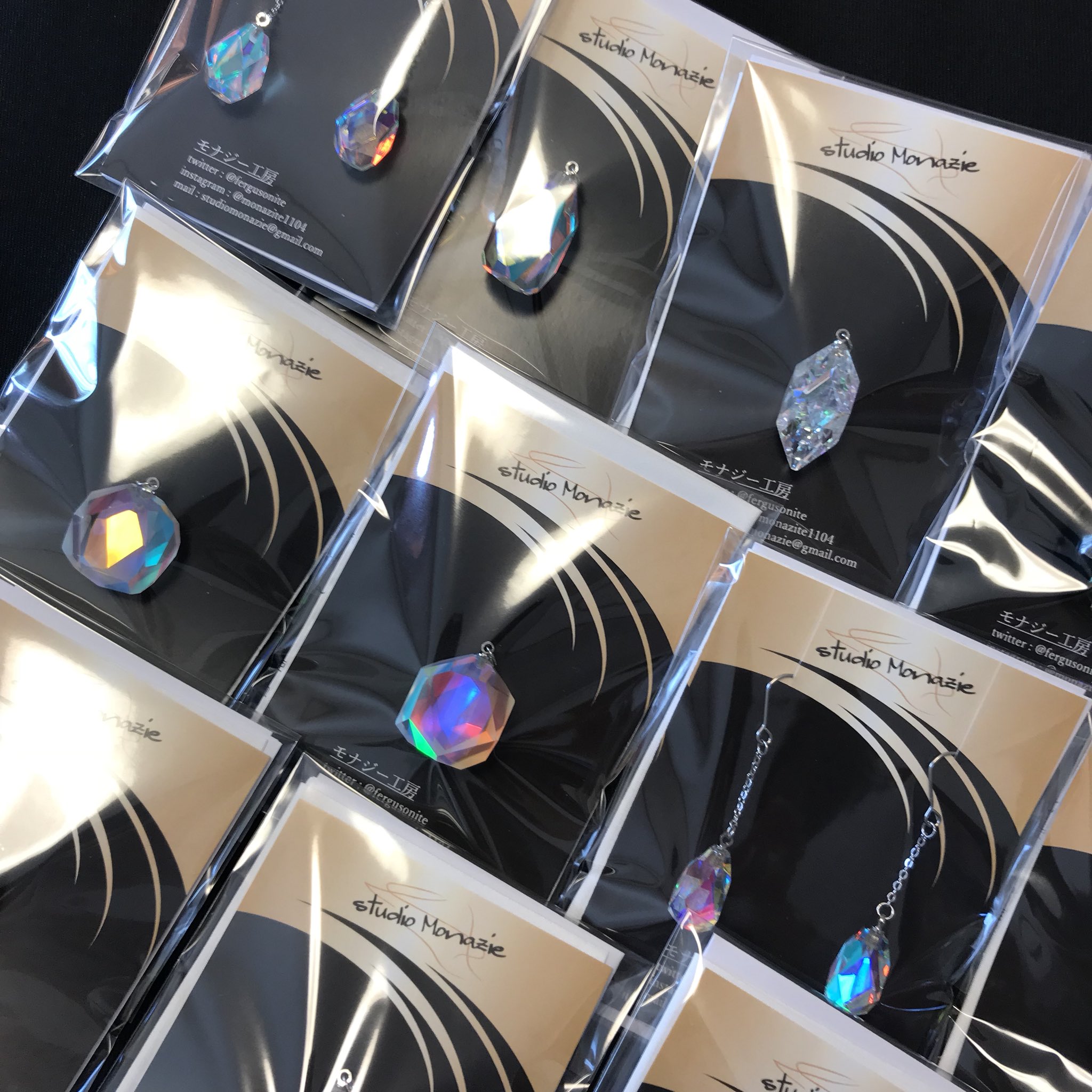 モナジー工房 虹の結晶『夕虹』ひし形 ペンダントトップ モナジー工房