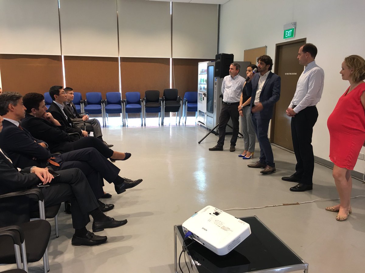 Opportunity for french entrepreneurs to meet with Mme Vidal, Minister of Research and Industry and the delegation of institutes of research INSERM, ECA, CNRS.