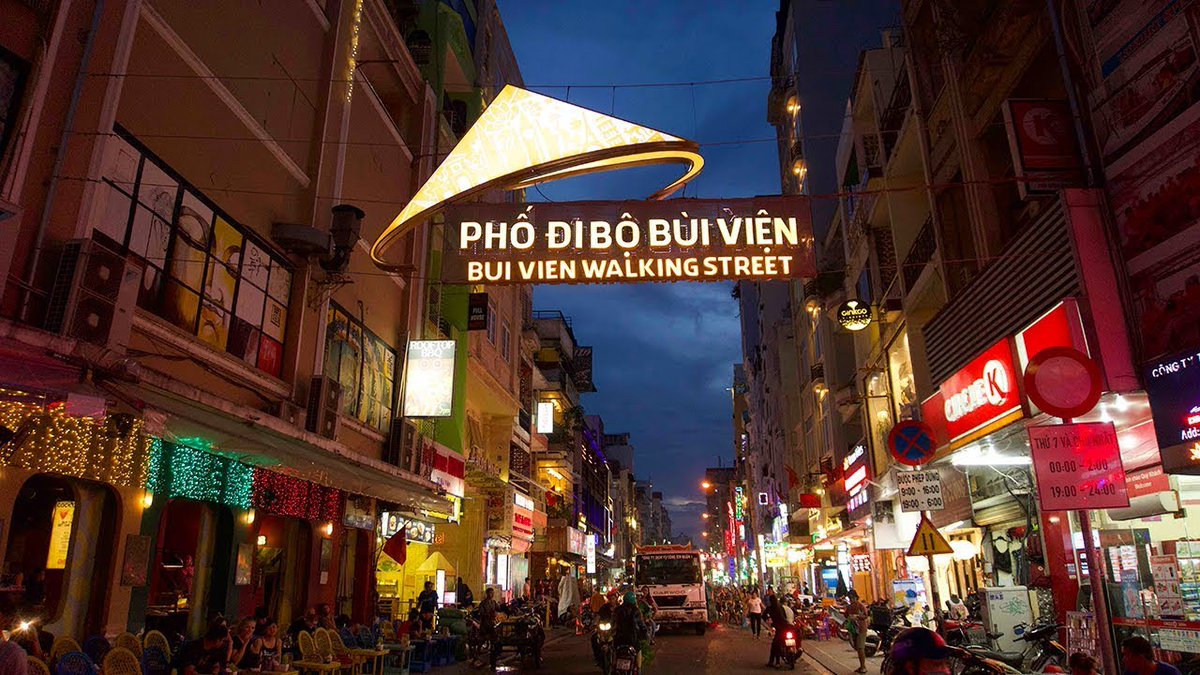 VNEvisaOrg's tweet image. 🇻🇳HCM CITY TO MAKE BUI VIEN WALKING-ONLY🇻🇳
The administration of HCM City’s District 1 has sought the People’s Committee’s approval to make the whole of Bui Vien Street in the heart of the ‘backpacker area’ a walking-only street on weekend evenings. 
goo.gl/df4cdE