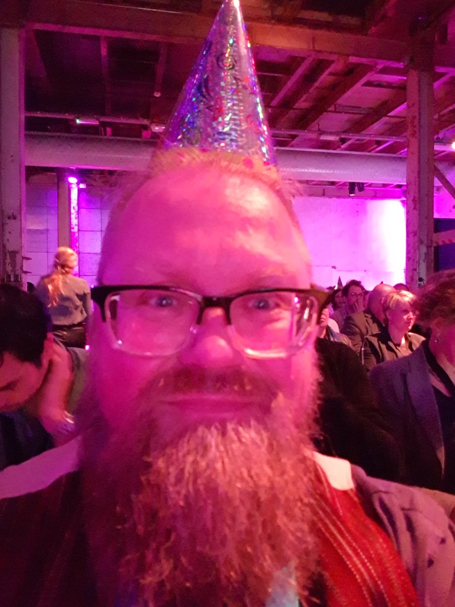 DickBoonman's tweet photo. 10 jaar Festival Forensische zorg wordt uitbundig gevierd #FFZ2018, De Woenselse Poort is goed vertegenwoordigd met 3 sprekers, een workshop en #Dutchcelldogs https://t.co/3LZsbcO0ne