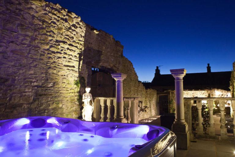 rightmove's tweet photo. 7 incredible homes for a bit of #january indulgence inspiration... which is your favourite? >> https://t.co/S5C8Jx3Xnb https://t.co/s8jNKj5sbR
