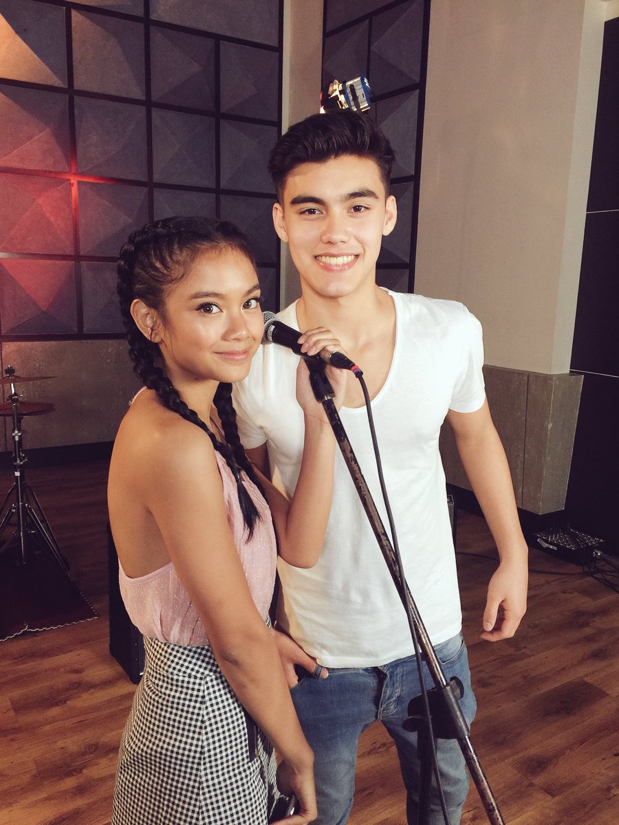 baileymay's tweet photo. Now we’re together 💙❤️ https://t.co/InETUjQLaW