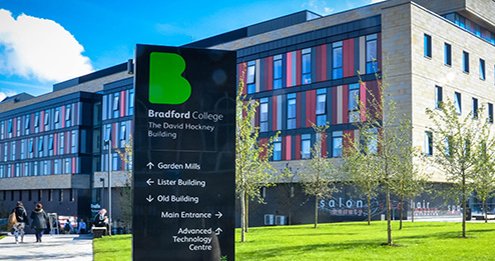 BradfordCollege's tweet photo. Two of our students are spending the week with @TheRSC as part of the #NextGenerationBackstage project. @BradfordTheatres @CreateIndBD
https://t.co/lRPq7DWUE7 #Bradford #creativeindustries https://t.co/vKgqFkqHjt