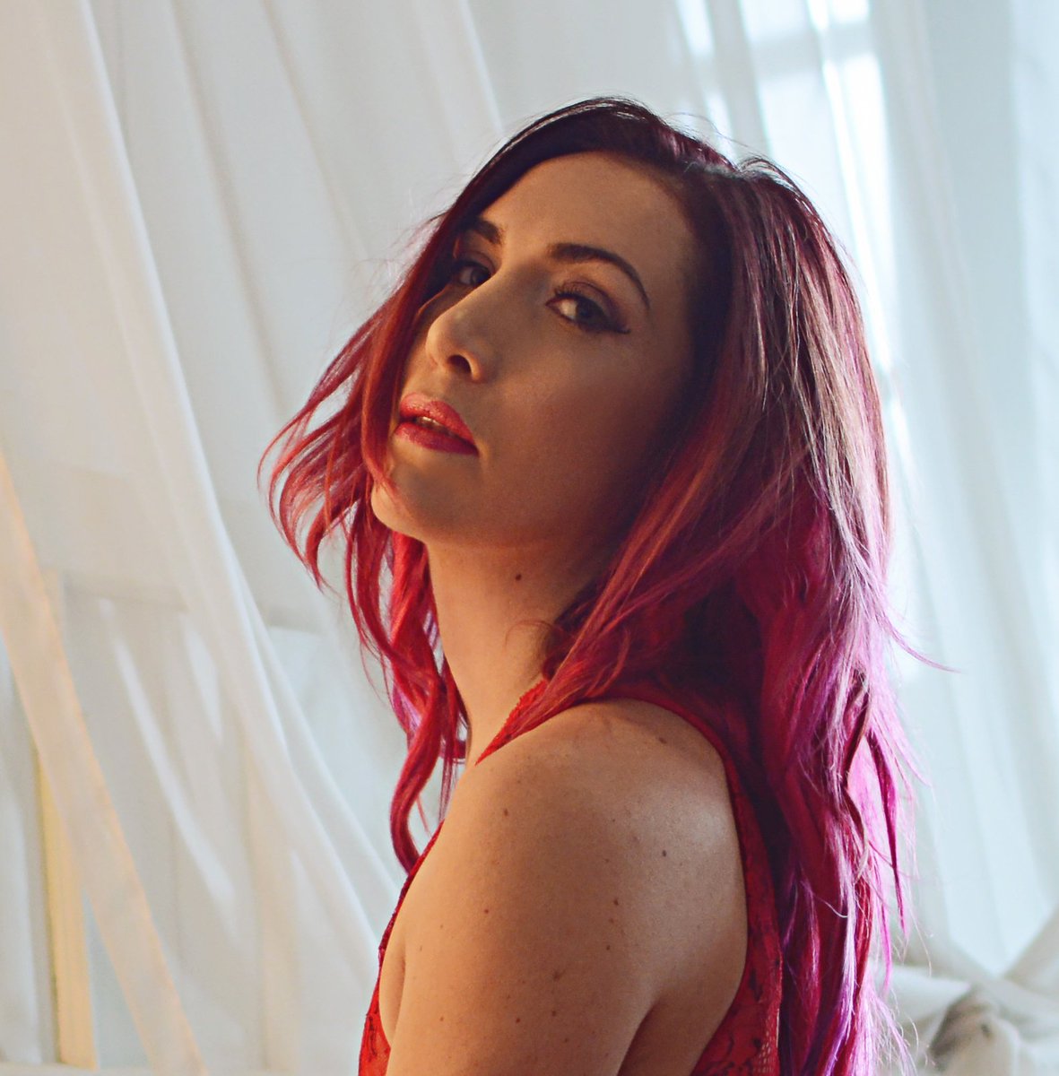 Introducing "The Channelers". Sydney Claire Southam is a filmmaker, performance artist, and professional pole dancer. She often works with archival 16mm film, exploring themes of nostalgia, death, memory, and identity. See Sydney's artwork at <a href="/EMMEDIA/">EMMEDIA</a>  emmedia.ca/2018/01/the-ch…