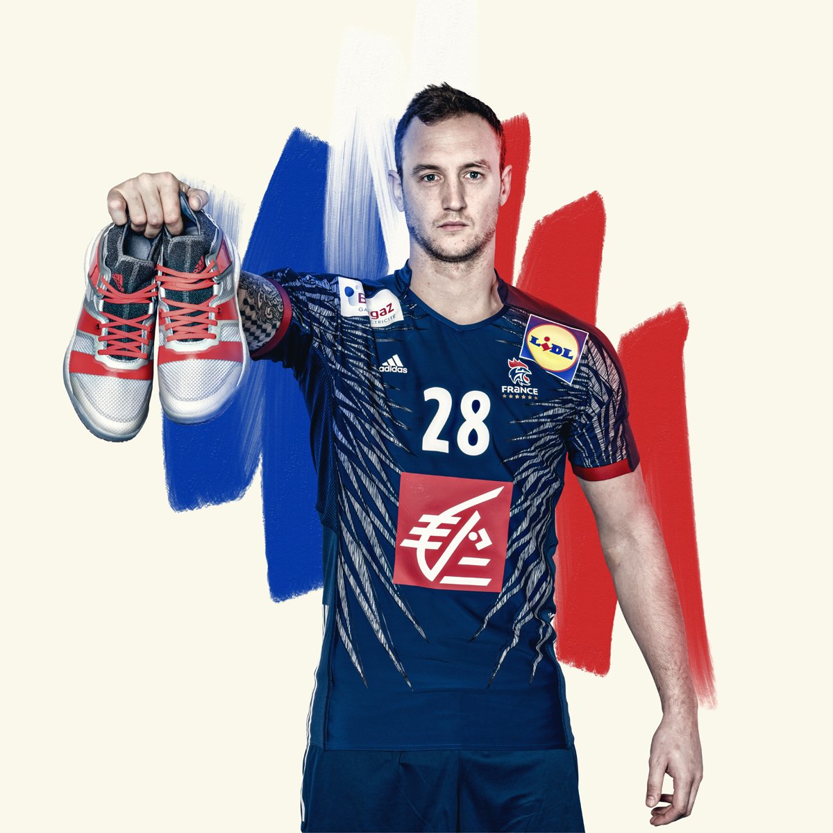 HandNewsfr's tweet photo. ⚡️⚡️⚡️ Gagnez 🎁 une paire de la nouvelle #Stabil 👟 Adidas en soutenant les Bleus 🇫🇷 pour le CHOC de demain face à la Croatie  💪 💪 💪 ⚡️⚡️⚡️ 🇫🇷🇭🇷 #FRACRO 

Follow @adidasFR et @HandNewsfr + RT 🤾‍♂️
#HereToCreate

Bonne chance ✌️ https://t.co/9xAYemMGz4