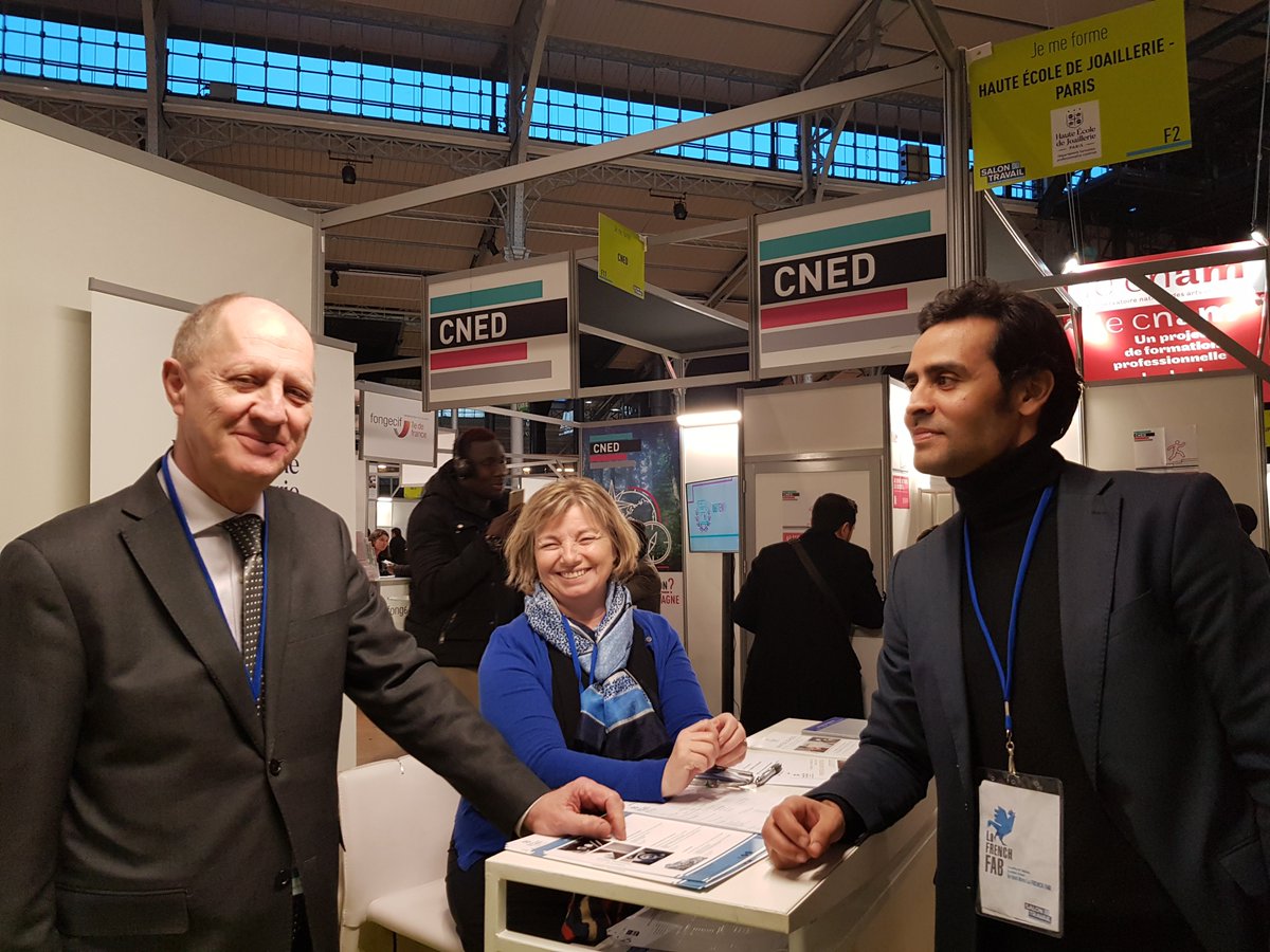 HEJ_Paris's tweet photo. #SDT2018 Plus de 300 visiteurs intéressés par nos formations #bijouterie #joaillerie ! Grand succès @salondutravail Merci à tous pour votre présence #job #reconversion #formationprofessionnelle https://t.co/bYpf9H5PYW