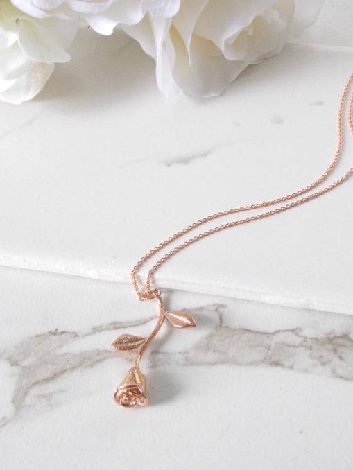 shoploveshack's tweet image. Valentine’s Day is just around the corner! 💫 

Show your loved one that you care with a Rose that lasts forever 💝

Only at shopLoveShack.co 💕