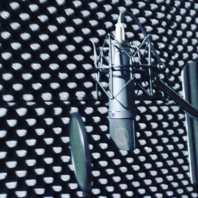 MaddhouseLA's tweet photo. U87 in the booth looking and sounding 🔥. 
x
#Maddhousela #studiotime #photography #music #fashion #artist #producer #protools #photo #hiphop #beats #art #musician #recording #shoot #recordingstudio #producerlife #studiolife #rnb #beatmaker #soundcloud #musicproduction #213 https://t.co/cf5pmmlrVC