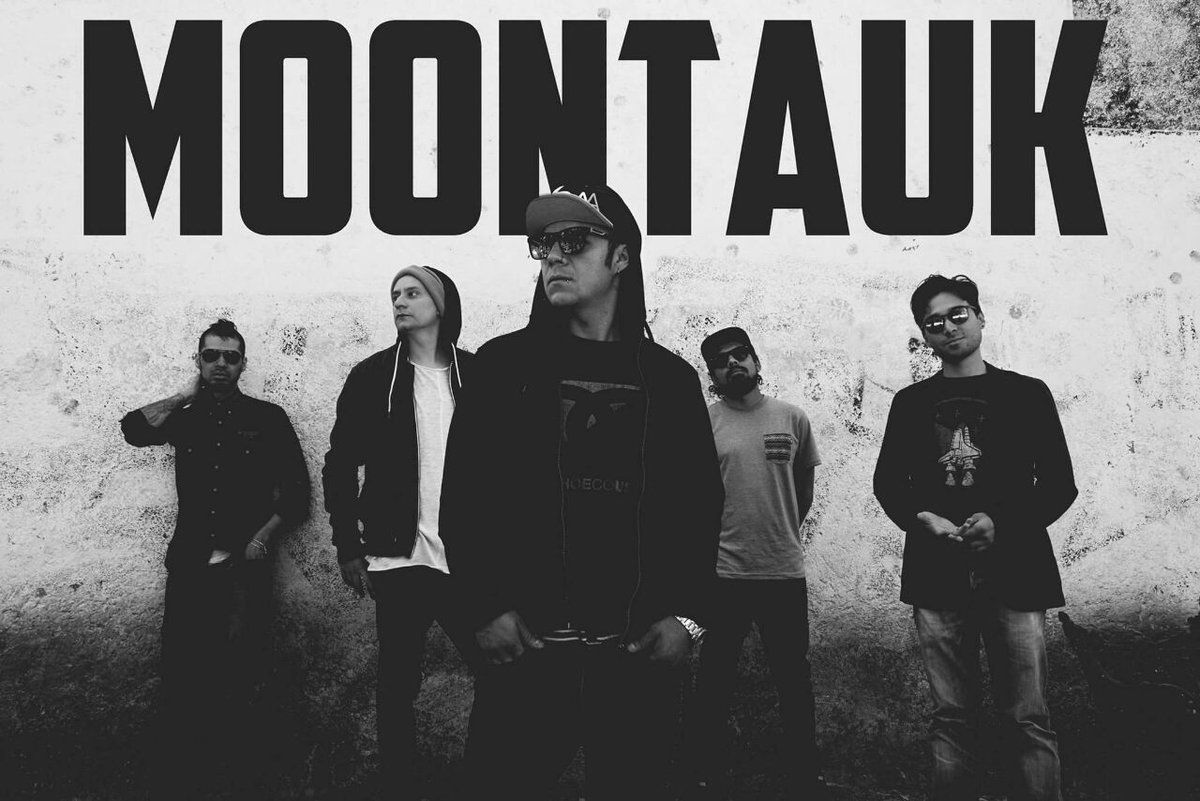 Moontaukband's tweet photo. Moontauk is in da house!!! https://t.co/BLR5NpCRpI