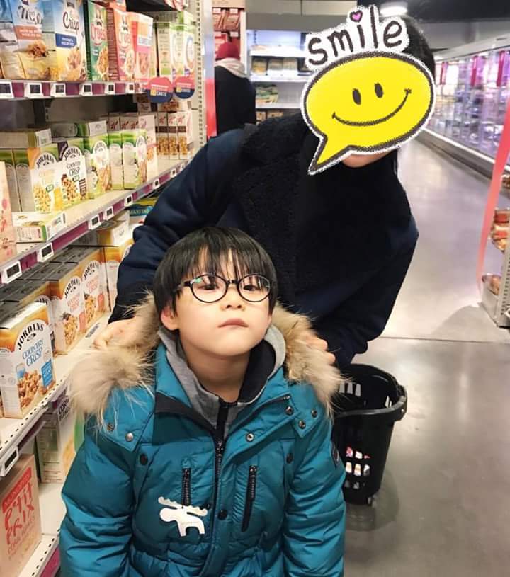 Ying_Siri_'s tweet photo. มันเซ เจะน้องเล็กของเราโตเป็นหนุ่มเเล้ว
มองเเว๊บเเรกนึกว่าเเทฮันพี่ชายคนโต😚
#daehanmingukmanse 
#songtriple https://t.co/oMu7f0DwtM