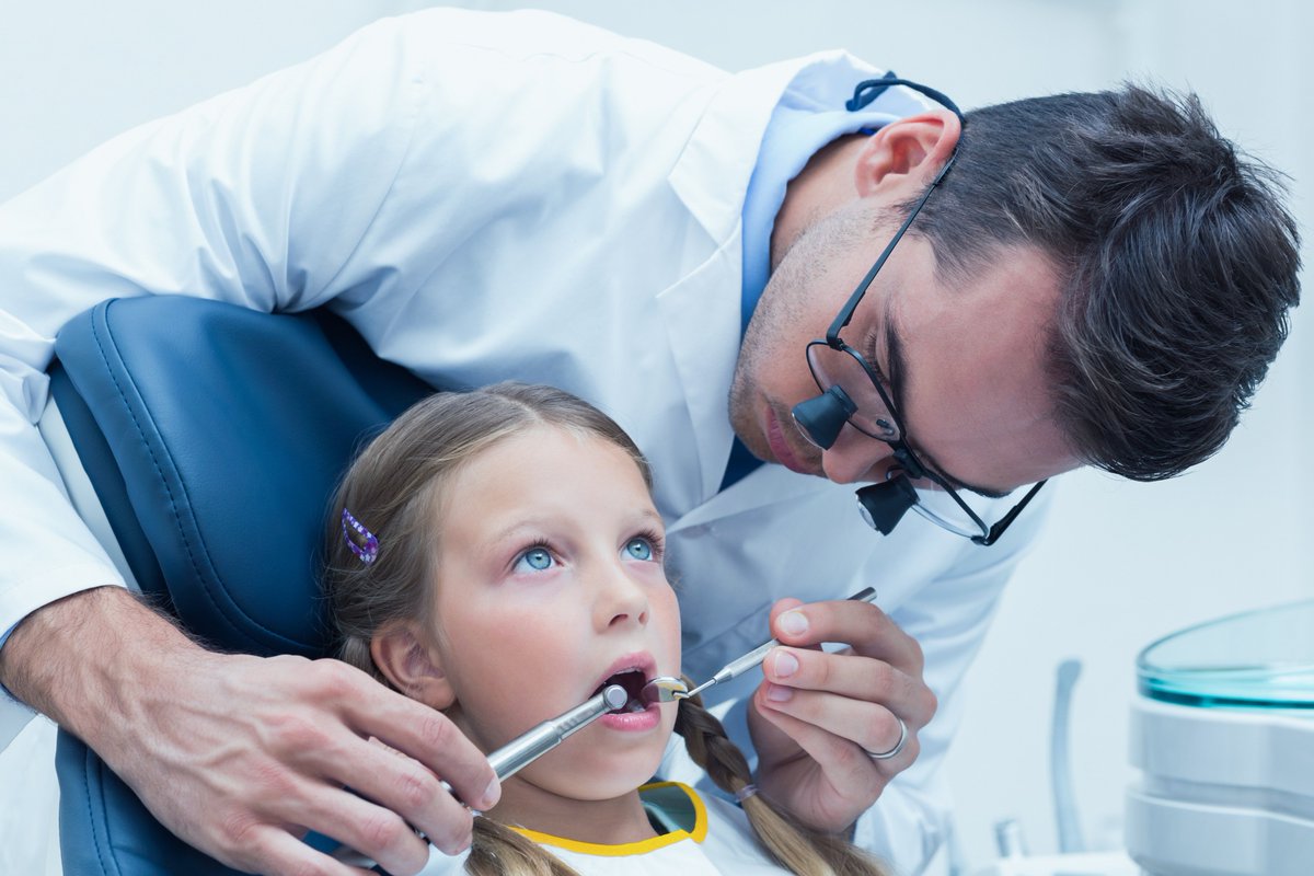 DirectLoupe's tweet photo. Want to do dental practice for a pain-free?Schultz offers dental loupes for dentist, dental hygienist, &amp; other dental professionals who have never experienced occupational pain atleast once in his entire career. For more: https://t.co/OUGjf9mo3Q #dentists #dentistry #dentalhealth https://t.co/FUamXRbRn3