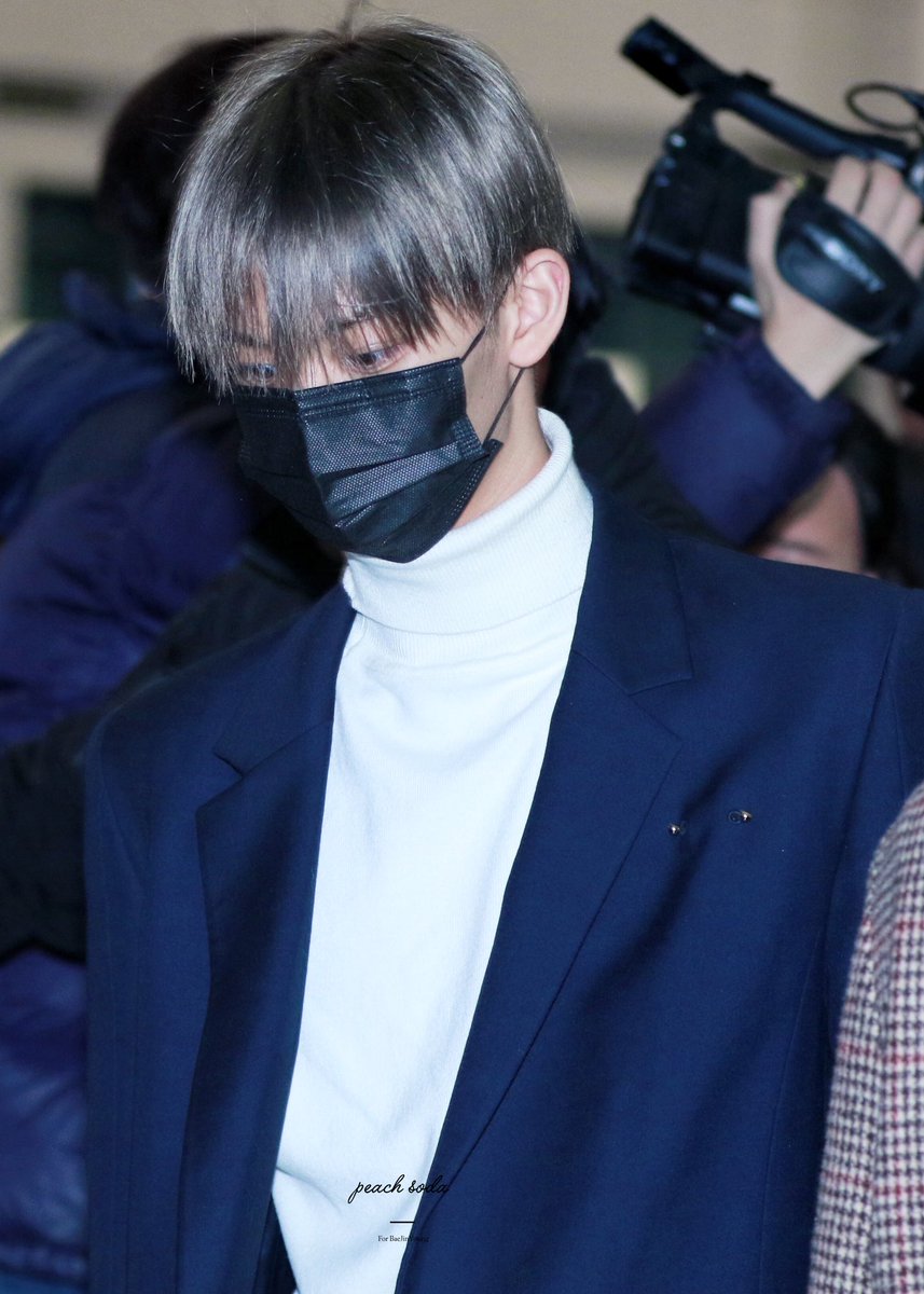 peachsoda0510_'s tweet photo. 180122 인천공항 입국
핸드폰 배경으로 딱 어울린 사이즈
#워너원 #WANNAONE #BAEJINYOUNG #JINYOUNG #배진영 https://t.co/mJXQgUM0EW