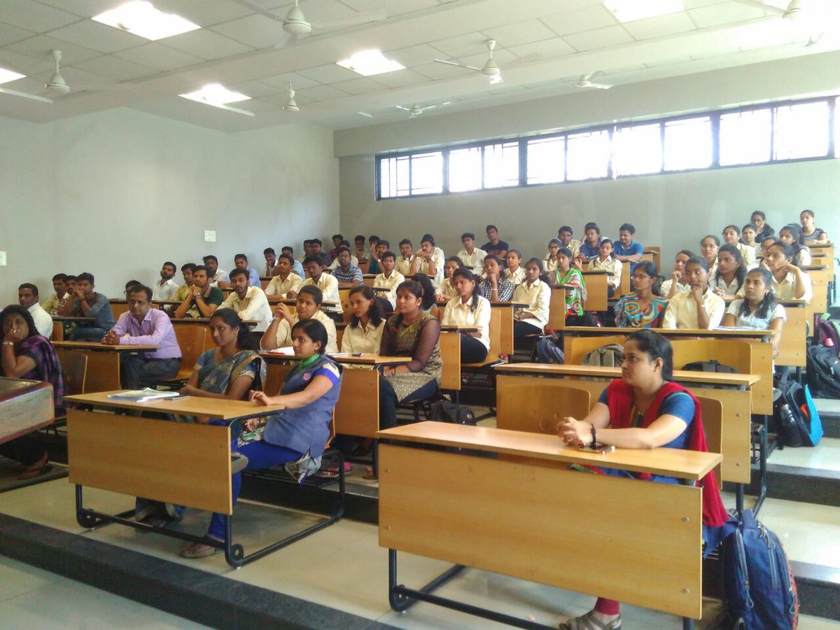 WeEducation7's tweet photo. One more Successful Orientation Program between WeEducation_Team &amp;  Sanjay Ghodawat University  Students,Faculty. @Sanjay Ghodawat University,Hatkangale,
Kolhapur.
@SGUKolhapur 
@SinhgadCollege 
@Sanjivani_Group https://t.co/AdiyzcplFF