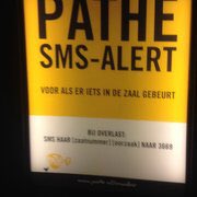 esmeehee's tweet photo. Nog even ter verduidelijking. Een bak yoghurt naast mij eten wordt niet gewaardeerd. Laat staan in de trein. @NS_online laten we daar een regel voor maken en een nummer voor inrichten. “Last van yoghurt? Sms coupénummer + intensiteit geur + smakniveau naar 1234.” #treinleven https://t.co/akeYbjNNDm