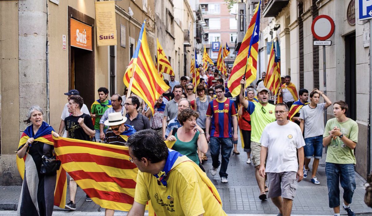jordisanchezp's tweet photo. Demà farà 100 dies que espero la #llibertat. Seguiré pacient esperant, i quan arribi, sortiré per seguir fent camí amb tots vosaltres cap a la Independència. Gràcies per tanta dignitat i escalf! https://t.co/yzPErKHSrb