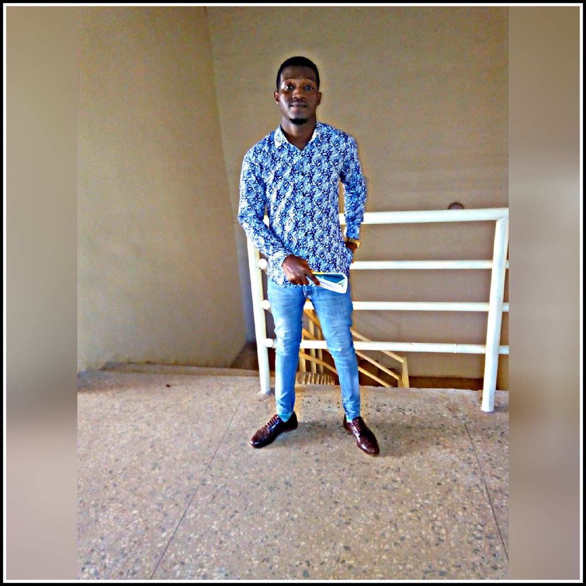 _zeema__'s tweet photo. @samsungmobileng 😝😝. #StyleTuesday https://t.co/amp27ZbKNj
