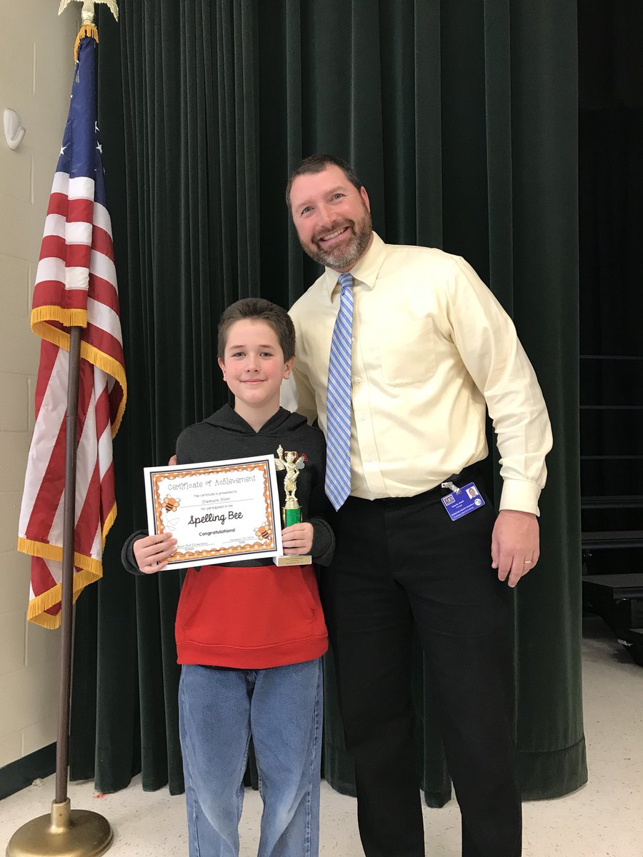RiverDellRacers's tweet photo. Fantastic job by all of our 4th &amp; 5th grade students who took part in the RDE Spelling Bee! Congratulations to our winner, Damien Porr, who will go on to compete in the JCPS Spelling Bee later in the spring! #superspellers https://t.co/KyCFlP15vU