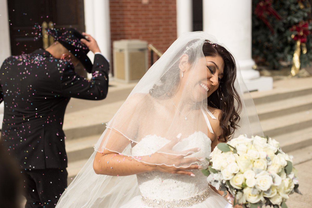 adamandmeredith's tweet photo. When your new bro and sis-in-law hits you with a confetti bomb 😋☺️💜 #JustMarried #weddingphotography #family #love https://t.co/He7k1O2dTh