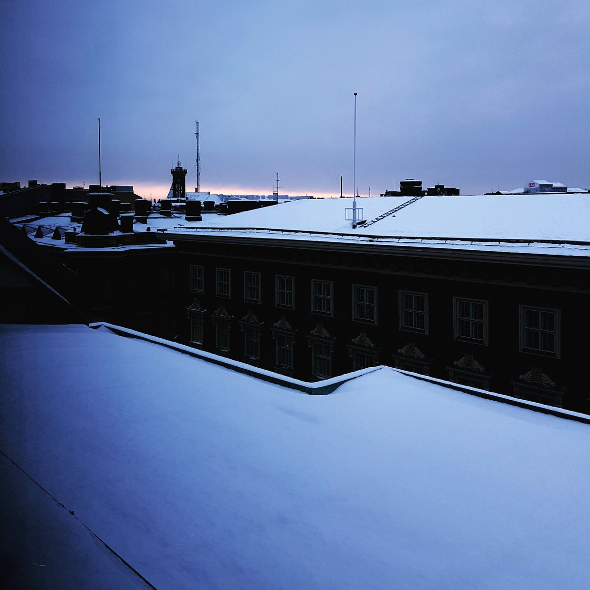 As they say sky is the limit and now even some daylight availabe! Let's make it a great day!