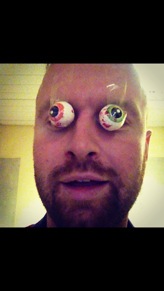 Eye-popping news! Playing in Glasgow on Thursday night. @OldHairdressers w <a href="/errantmedia/">errant media</a> EB, @martinjohnhenry <a href="/gillfleetwood/">Gillian Fleetwood</a> &amp; A.Mill 👍🙂🤠