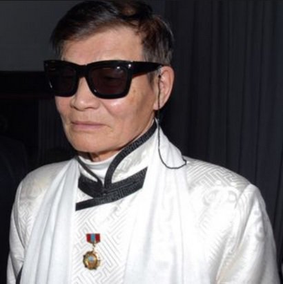 Хүчин хийсэн гэх нөхөр УИХ-д суугаад байдаг.Завдсан гэх нөхөр 9 жил аваад байдаг.МУ-д ямар хууль үйлчлээд байнаа.Энэ завхрал бидний нүдэн дээр болж байна.