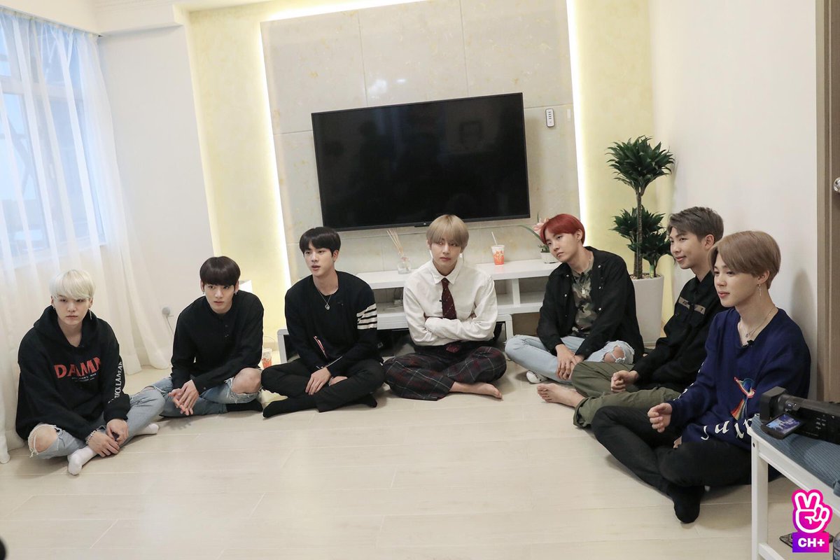arab_jhope2's tweet photo. صور| تطبيق+: بانقتان في رن بي تي اس حلقة 37 ، ستعرض اليوم الساعة 3 عصر بتوقيت السعودية https://t.co/0lDGqW7lza