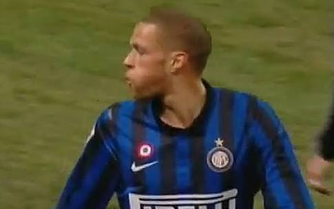 February 2012 - Luc Castaignos and Raggi started a fight in the pitch only to found out that Castaignos had spat on the Bologna player during the game. He was given a two match suspension by FIGC and Inter also relegated him to the Primavera