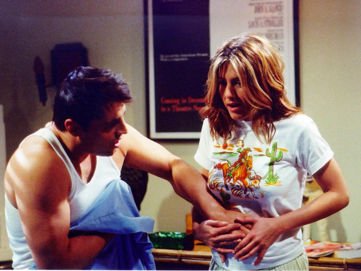 tp_sophia's tweet photo. I miss the best Friends ship a lot today. I still think Joey &amp; Rachel should have ended up together https://t.co/qWSAGMFFbP