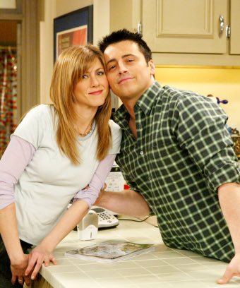 tp_sophia's tweet photo. I miss the best Friends ship a lot today. I still think Joey &amp; Rachel should have ended up together https://t.co/qWSAGMFFbP