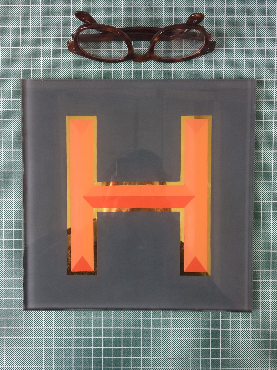 SignsbyUmberto's tweet photo. Happy Helvetica H.
Painted in reverse in cheerful warm tones of orange.
Soon up for grabs. See link
#helvetica #letterh #happy #name #initialh #lettering #gift #love #dark #grey #warmorange #orange #geometry #symetrical #typography #typeinspiration #typeinspire #craft #heritage https://t.co/HtxFzbkf7V