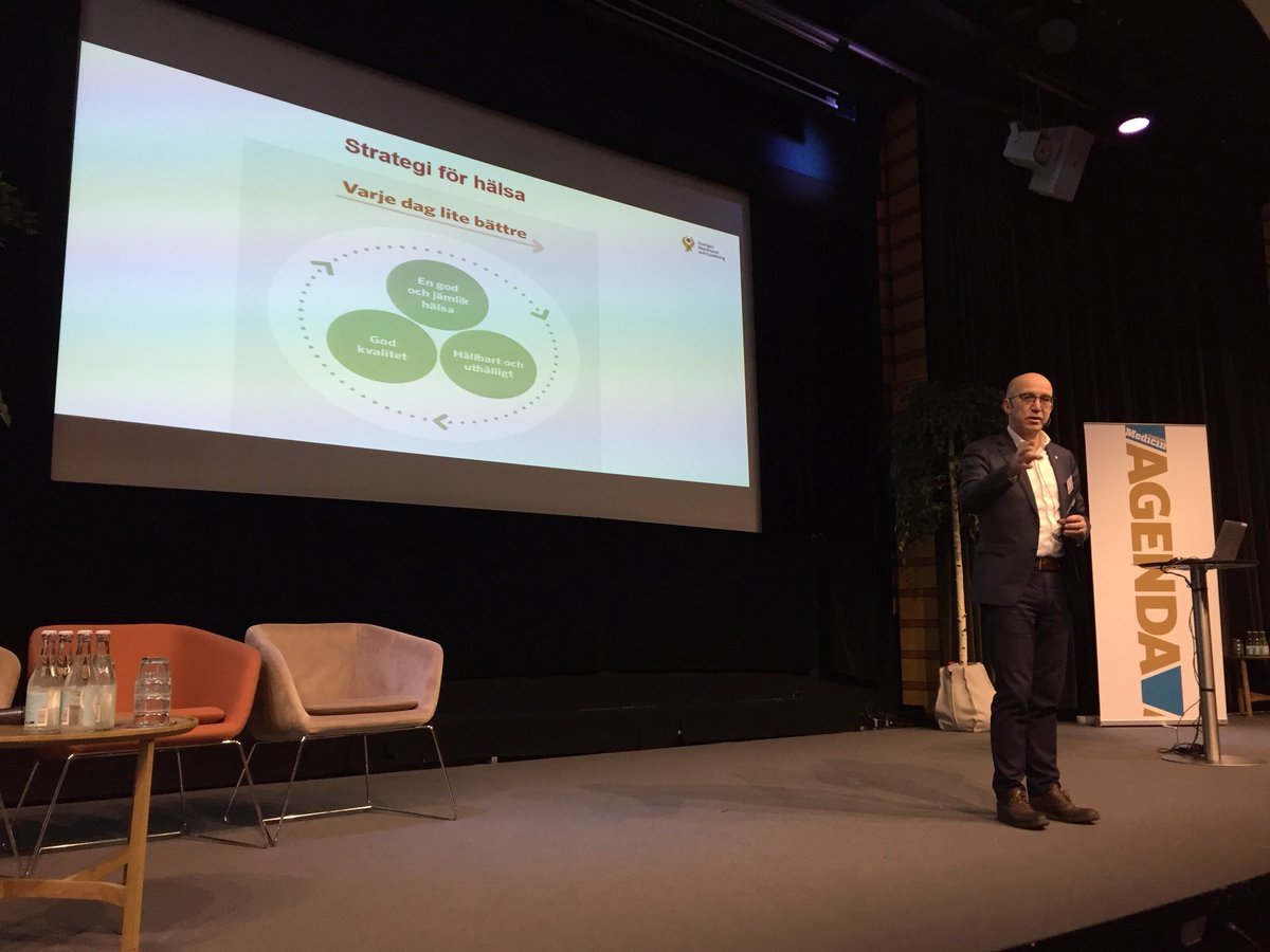 StefanJutterdal's tweet photo. Anders Henriksson tar #varjedaglitebättre till nationell nivå på Strategidagen #dmagenda https://t.co/byJd1s21hi