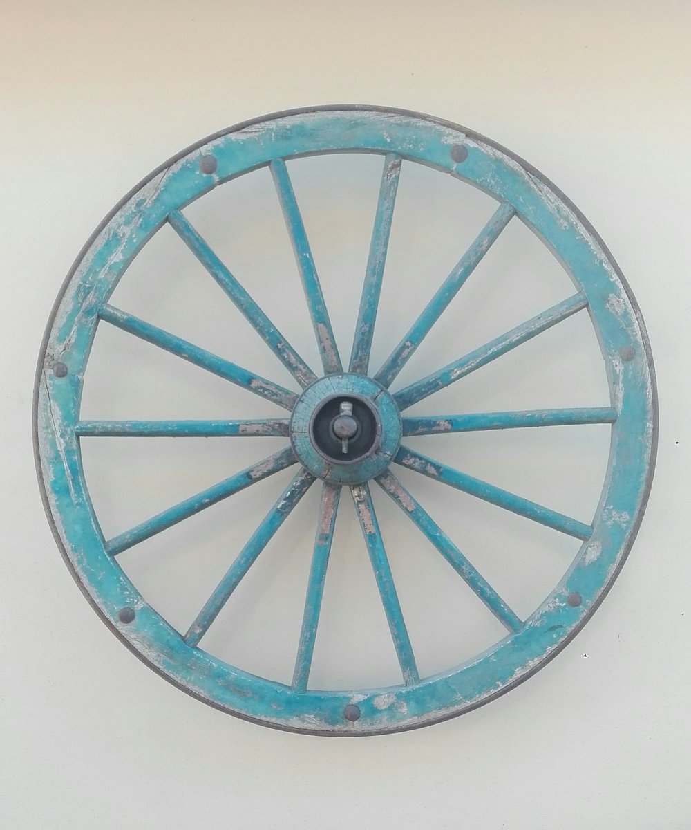 Giada45335885's tweet photo. #Wheels #farming #shabbychic #newstyle https://t.co/PeMJIz4V2T
