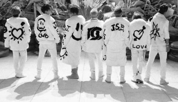 kr_or_3gex's tweet photo. 🏁初タグ🏁

(👧🏻)99line LJK

(💙)登坂広臣

(💛)小森隼 佐野玲於

(😂)仲良くしてくれたら嬉しいです

#LDHfamさんRTした人全員フォロー 
#LDHfamさんと繋がりたい https://t.co/jJKqbrYnLn