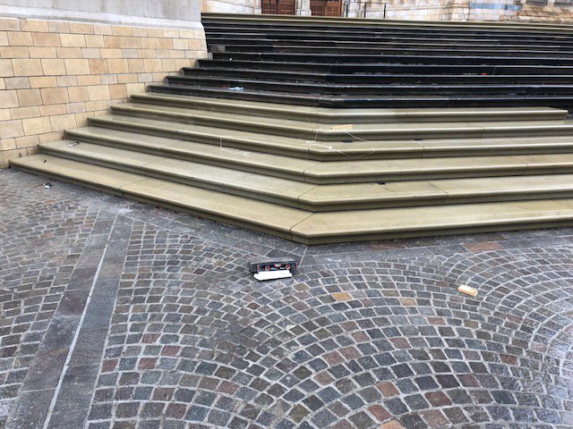 randandasquith's tweet image. We are proud to be supplying the stone for @BlakedownLandsc  who are carrying out the ongoing renovations of the @NHM_London  steps #yorkstone