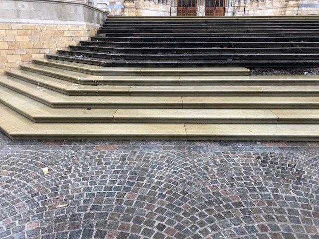 randandasquith's tweet image. We are proud to be supplying the stone for @BlakedownLandsc  who are carrying out the ongoing renovations of the @NHM_London  steps #yorkstone