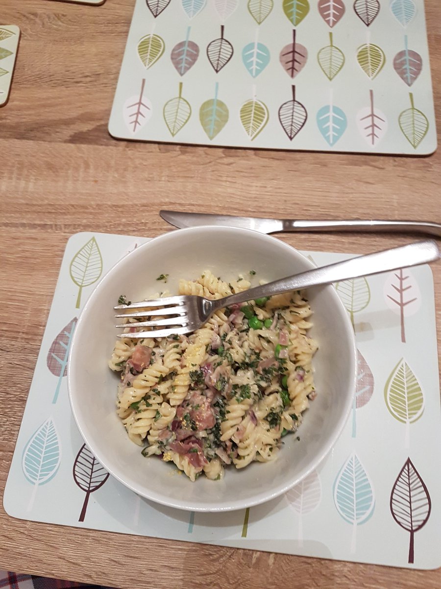 ClementsJanine's tweet image. Loving the book..madectge pea and Parma ham..a family sucess...eeight loss is a bit slow.. but still 5lb..in 3 weeks..@ChefTomKerridge