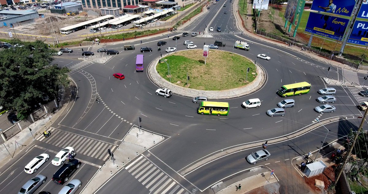 ltd_nas's tweet photo. Smooth traffic flow at City Mortuary Roundabout_ Ngong Road. Let's all obey the traffic lights_ both pedestrian and driver must live up to the best practices. https://t.co/t8sTzcvBvu