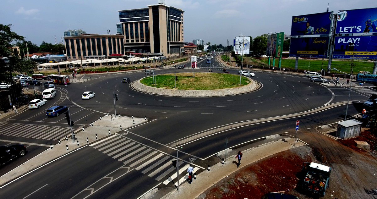 ltd_nas's tweet photo. Smooth traffic flow at City Mortuary Roundabout_ Ngong Road. Let's all obey the traffic lights_ both pedestrian and driver must live up to the best practices. https://t.co/t8sTzcvBvu