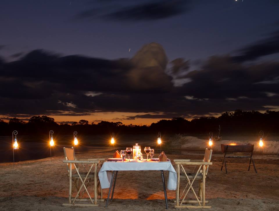 One of the last bush dinners of the Bushcamp season...

bit.ly/2qMivPe #Safari #Zambia #Travel