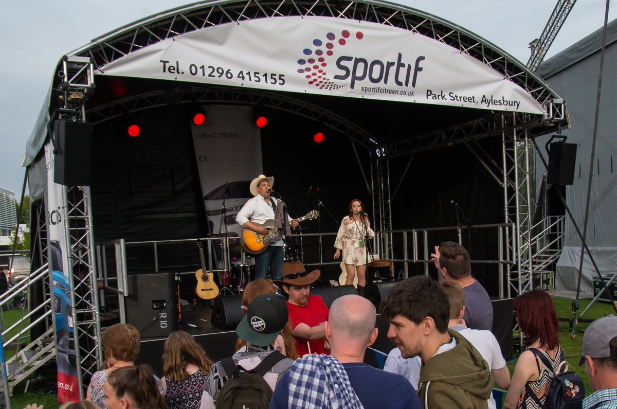 aylesburytc's tweet photo. 🎧🎹🥁calling all local musicians and singers, to win a performance slot at #LiveInThePark #OpenMicCompetition - register now https://t.co/hU6CoLbmny https://t.co/xOrii1TPsZ
