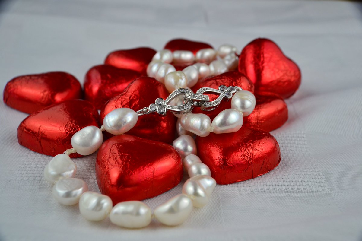 PreciousasaPear's tweet image. Stuck for Valentine's ideas?
Check www.preciousasapearl for affordable pearl creations for your loved one. #valentinesday #Giftforher #special #BizHour #Handcrafted #MadeinWales